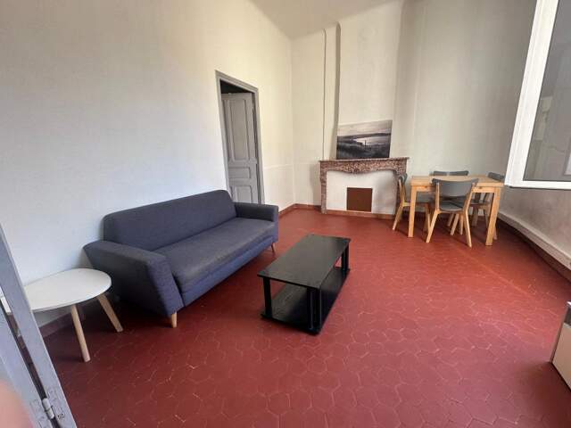 Appartement À Vendre — photo du bien