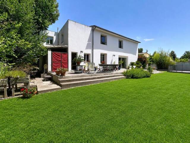 Vaste maison de 5-7 chambres et appartement indépendant — photo du bien