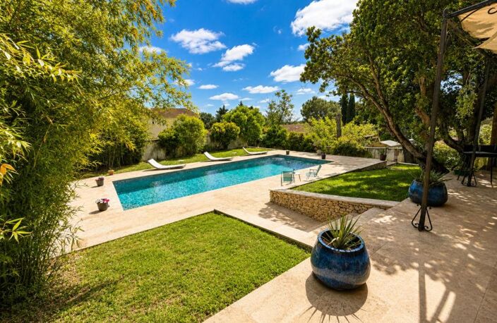 VEDÈNE - Magnifique maison de maitre de 183m² avec grand garage, jardin et piscine — photo 2