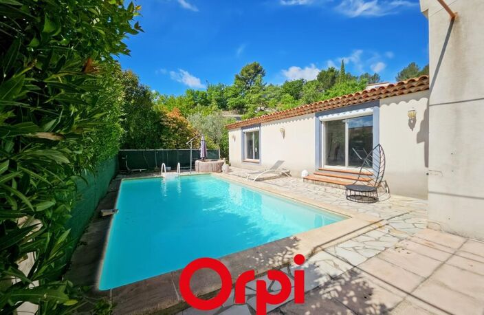 À Vendre maison T4/5, piscine et dépendance, au calme — photo 3
