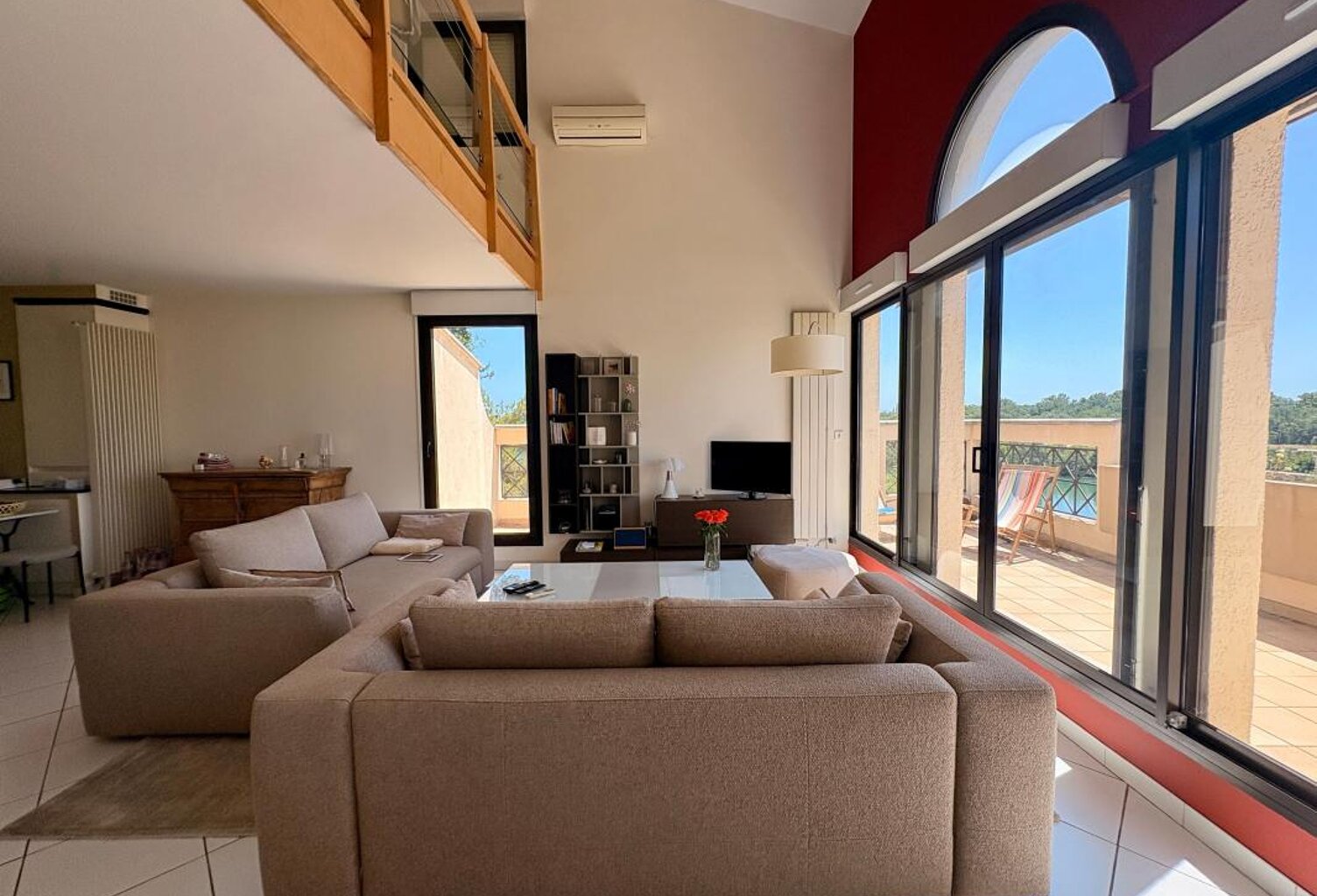 Les Angles, Appartement avec terrasse et ascenseur, vue Palais des Papes — photo 1