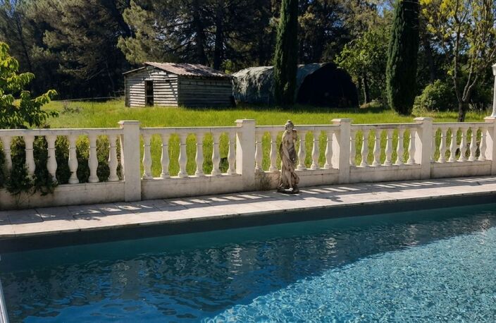Maison T5 - Piscine - 8510m² de terrain À Vendre — photo 2
