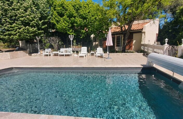 Maison T5 - Piscine - 8510m² de terrain À Vendre — photo 3