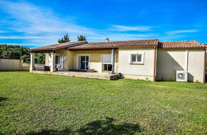Maison à vendre Pont-Saint-Esprit, trois chambres, grand terrain, piscinable — photo 2