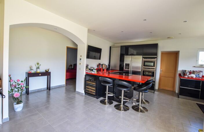 Maison à vendre Pont-Saint-Esprit, trois chambres, grand terrain, piscinable — photo 5