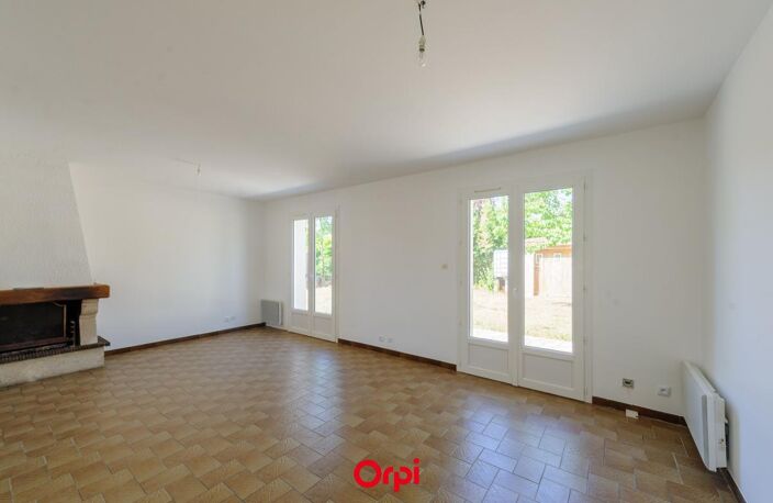 Maison type 3 pièces à vendre à La Jarrie proche des commerces et des écoles — photo 4