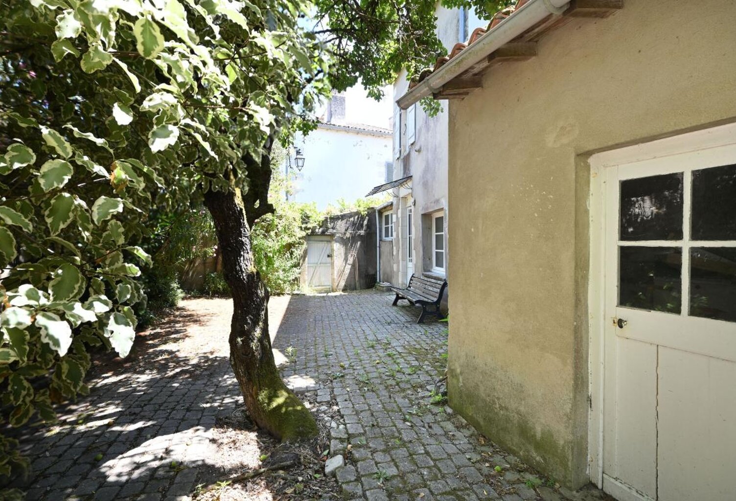 COEUR DE ST MARTIN - Maison de charme à rénover avec jardin — photo 1