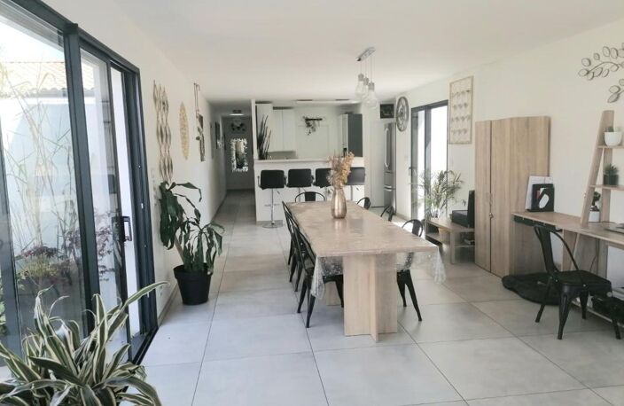 Ensemble immobilier vendu loué avec piscine à 6 mn' à pied du centre d'Aigrefeuille et 20 mm' du centre de La Rochelle et 14 mn' Gare de Surgères ! — photo 5