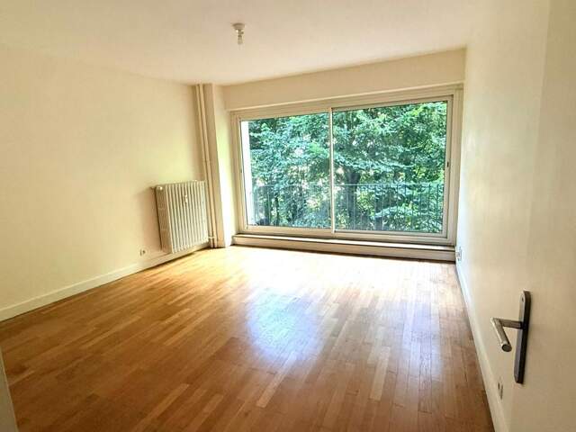 Appartement À Vendre — photo du bien