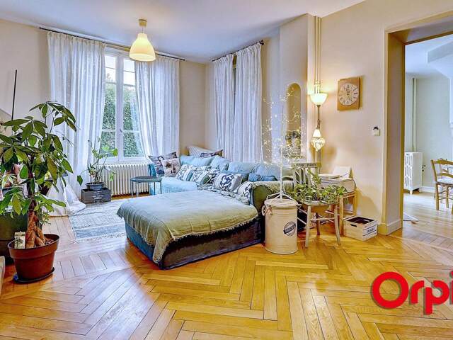 Maison bourgeoise d’exception avec piscine à La Tour-du-Pin — photo du bien
