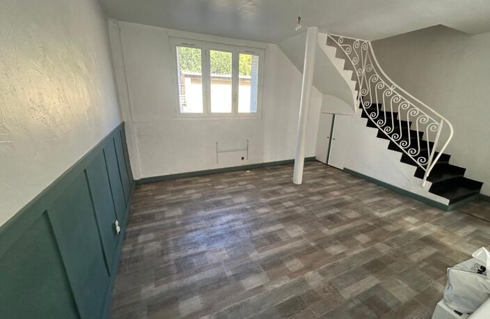 Maison ville Duplex 2 chambres- 60 m² - ST GENIS LAVAL CENTRE VILLE — photo 2