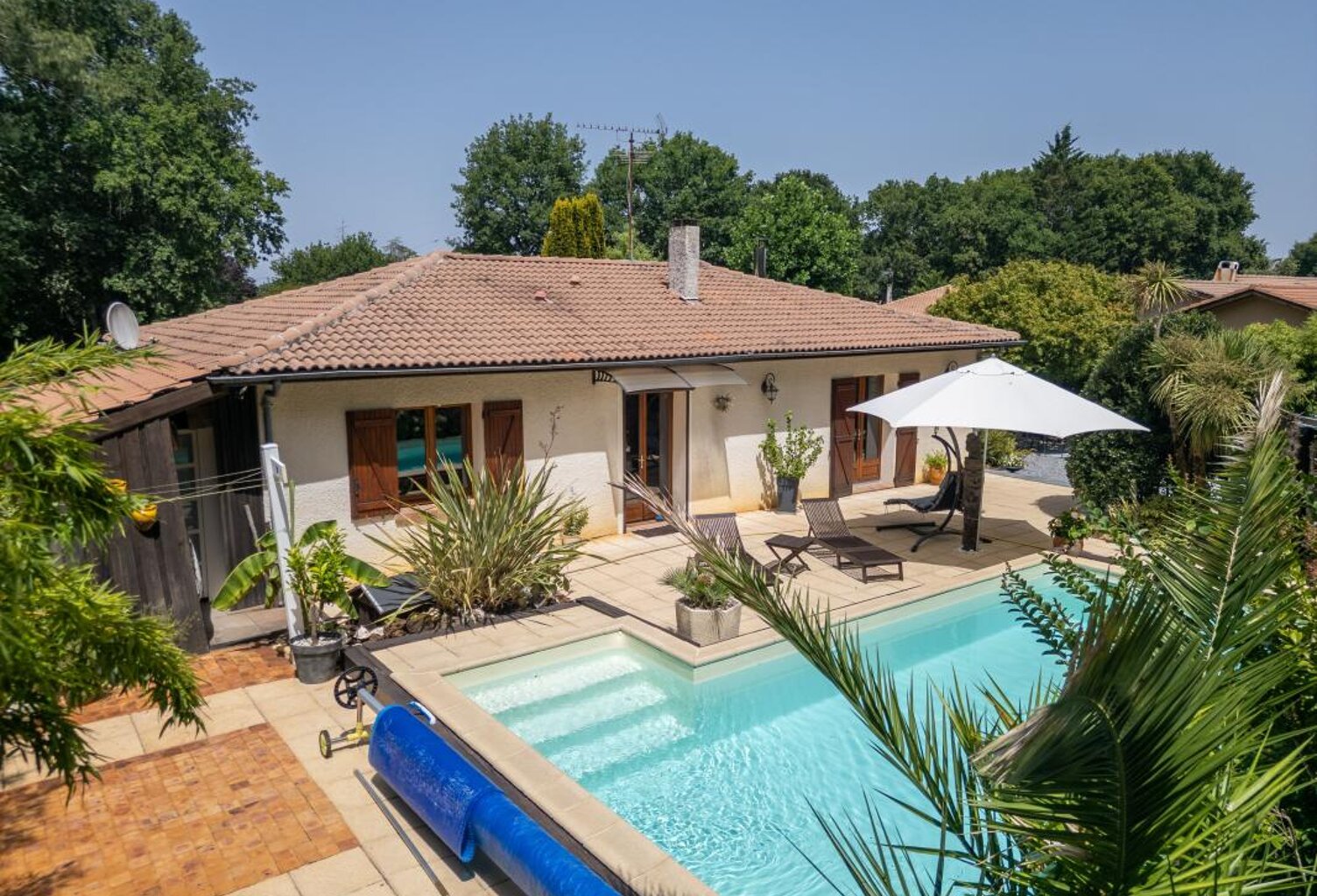  Maison À Vendre  Coup de cœur à Gujan-Mestras 33470 – Havre de paix en lisière de forêt — photo 1