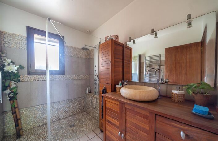  Maison À Vendre  Coup de cœur à Gujan-Mestras 33470 – Havre de paix en lisière de forêt — photo 5