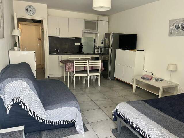Palavas rive droite STUDIO  meublé à louer à l'année — photo du bien