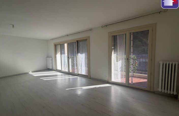 Location appartement 3 pièces 76 m² à Foix (09000) — photo 3