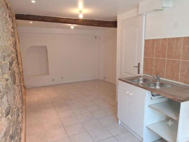 Maison de ville sur Bezouce Type 2 32m² climatisée — photo du bien