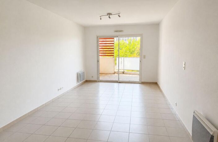 Appartement À Vendre Studio 34 m² terrasse et 2 parkings — photo 3
