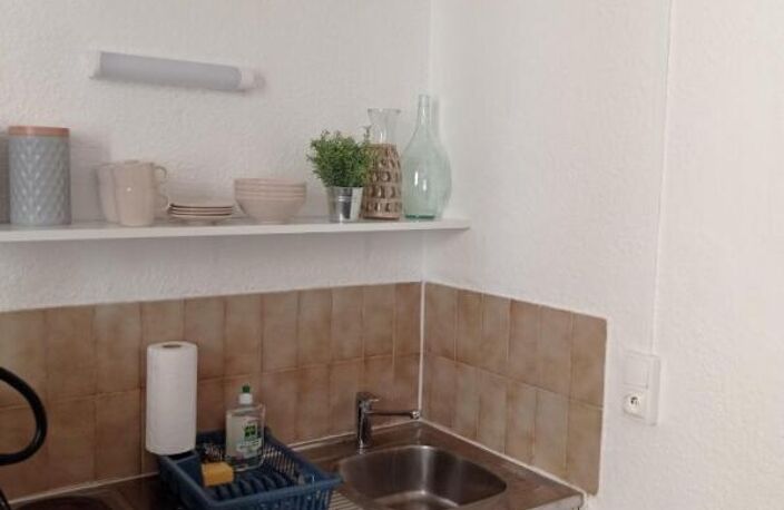 Studio Nîmes 1 pièce, 15 m² — photo 3