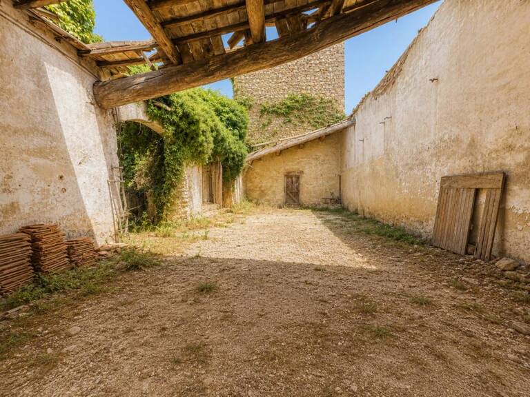 REMISE À RÉNOVER AVEC FORT POTENTIEL — photo 1