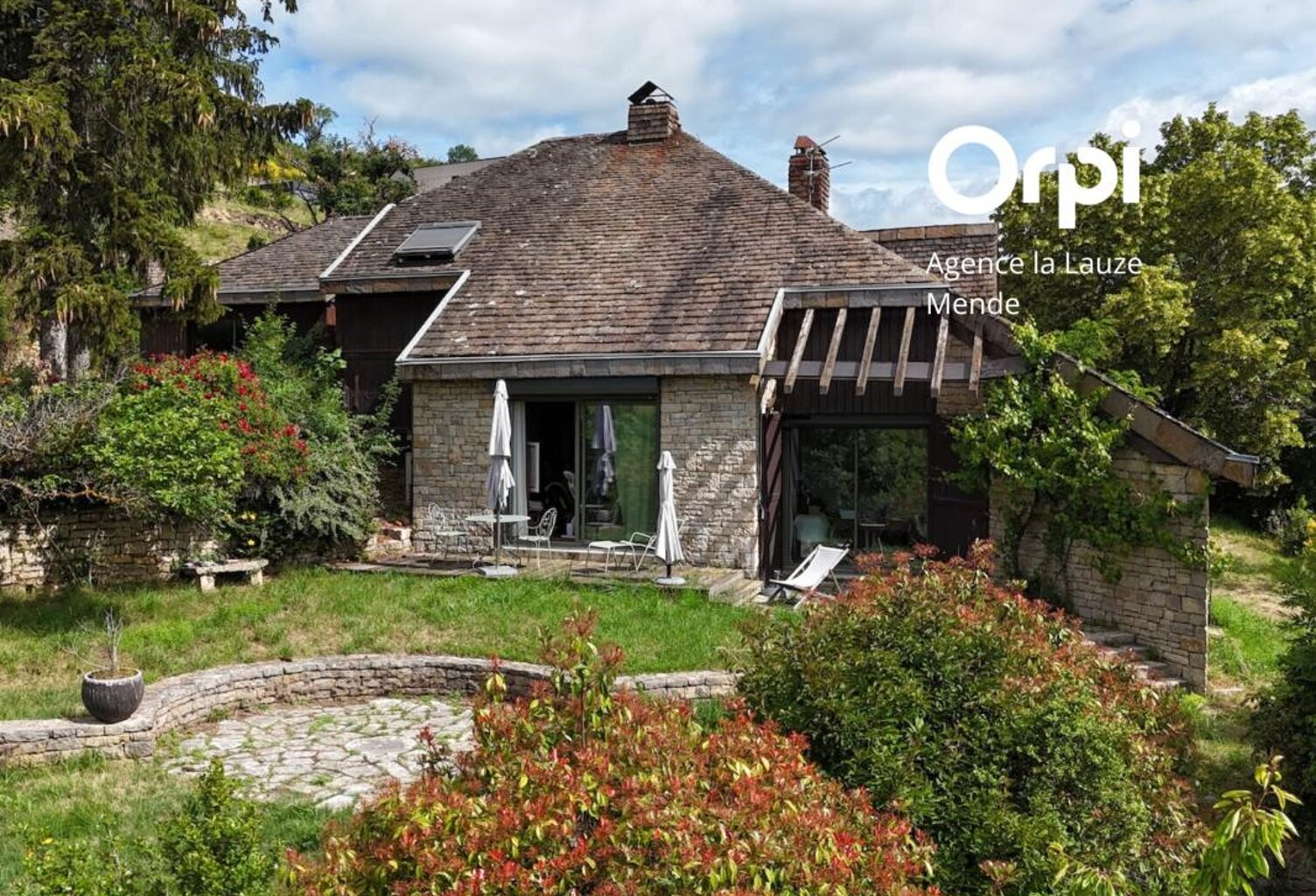 Maison d’architecte – volumes, pierre et paysage — photo 1