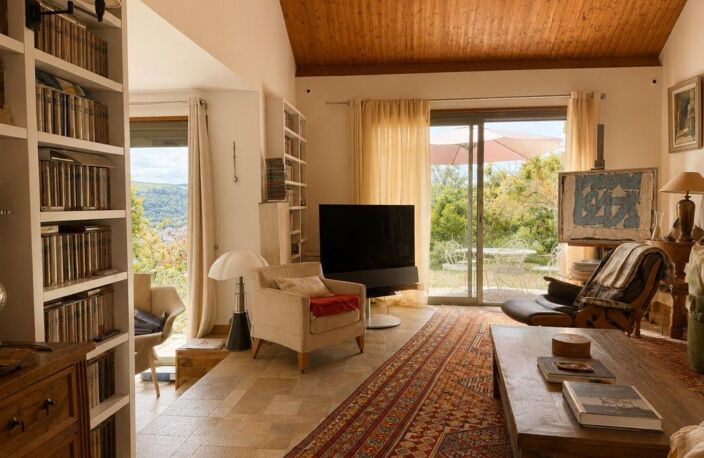 Maison d’architecte – volumes, pierre et paysage — photo 3