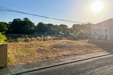 Terrain  647000 €