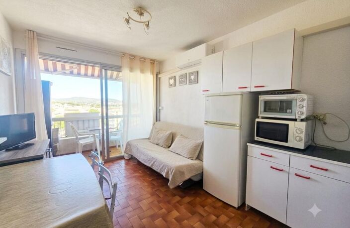 Appartement avec coin nuit, étage élevé, climatisation, ascenseur, vue étang ! — photo 3