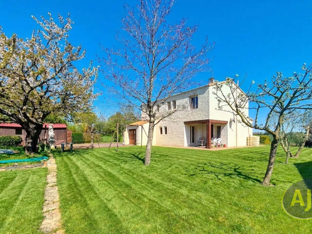 Maison Montaigu Vendee 5 pièce(s) 107 m2 — photo du bien