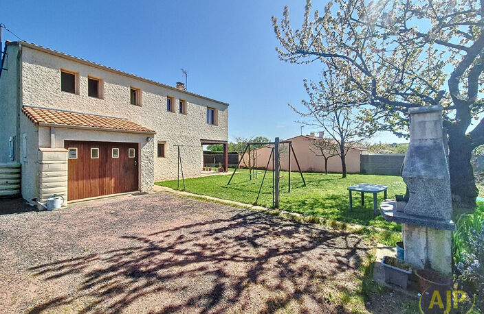 Maison Montaigu Vendee 5 pièce(s) 107 m2 — photo 2