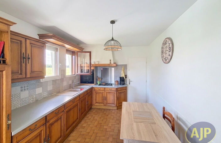 Maison Montaigu Vendee 5 pièce(s) 107 m2 — photo 5