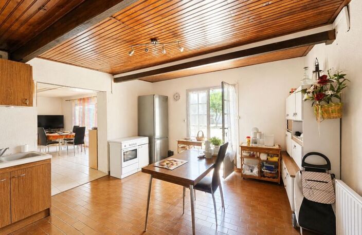 Maison de plain-pied 78m² avec grand terrain et deux garages — photo 2