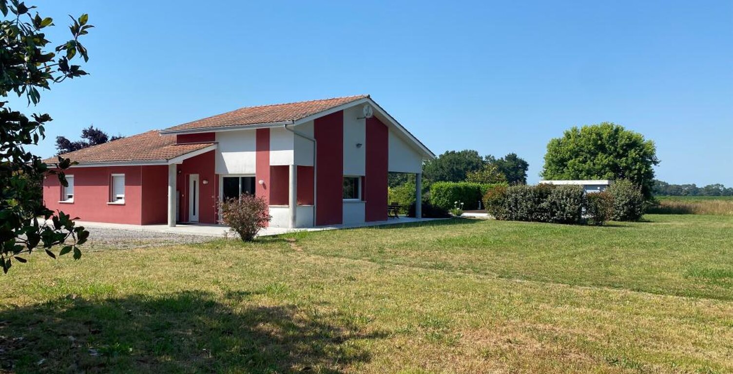 Maison À Vendre avec piscine, atelier et carport — photo 1