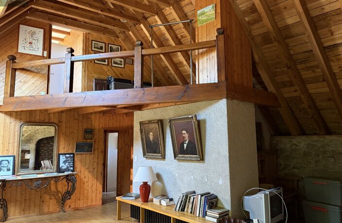 Maison T6  et dépendances GRANDVALS — photo 3