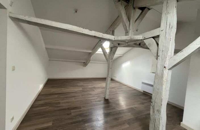 Appartement à louer 2ème étage - BARCELONNE-DU-GERS — photo 2