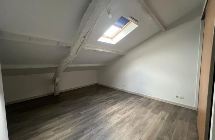 Appartement à louer 2ème étage - BARCELONNE-DU-GERS — photo 3