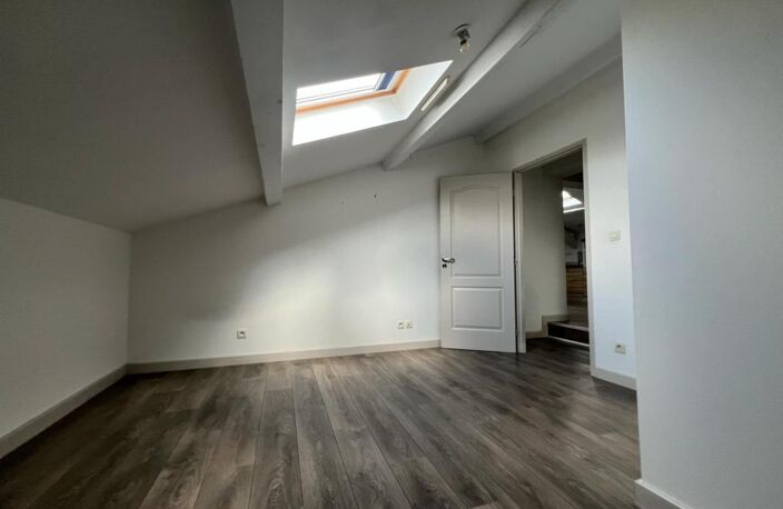 Appartement à louer 2ème étage - BARCELONNE-DU-GERS — photo 5