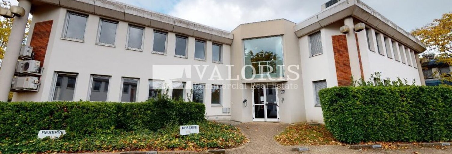Bureau  420 m² à louer à Bron (69500)