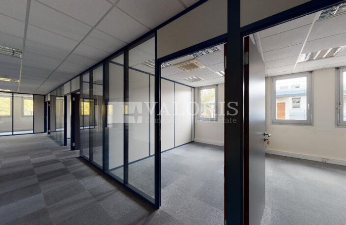 BUREAUX à LOUER — photo 2
