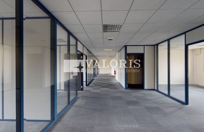 BUREAUX à LOUER — photo 3