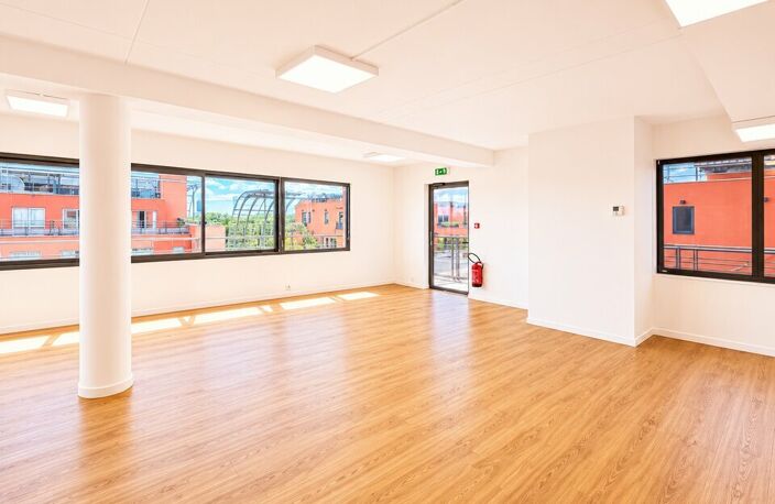 BUREAUX à LOUER — photo 2