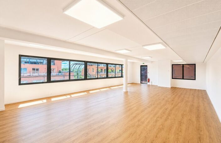 BUREAUX à LOUER — photo 3