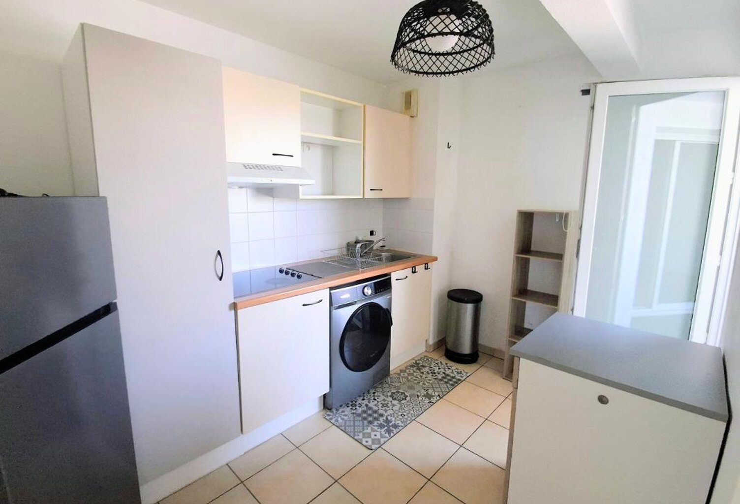 À vendre – Spacieux T2 avec parking privatif au cœur de Six-Fours-les-Plages — photo 1