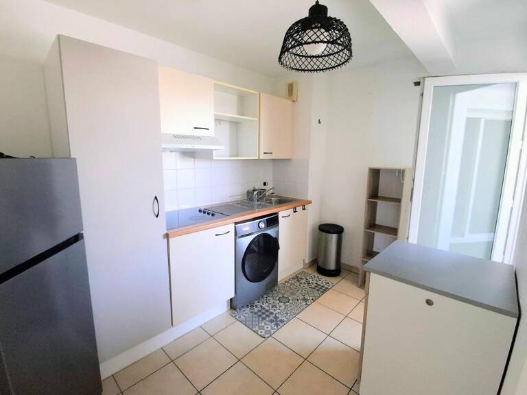 À vendre – Spacieux T2 avec parking privatif au cœur de Six-Fours-les-Plages — photo 1