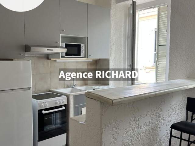 A LOUER OLLIOULES  appartement T2 meublé — photo du bien