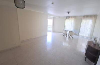 Appartement À Vendre — photo du bien
