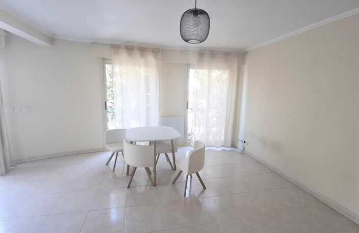 Appartement À Vendre — photo 2