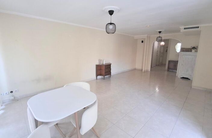 Appartement À Vendre — photo 3