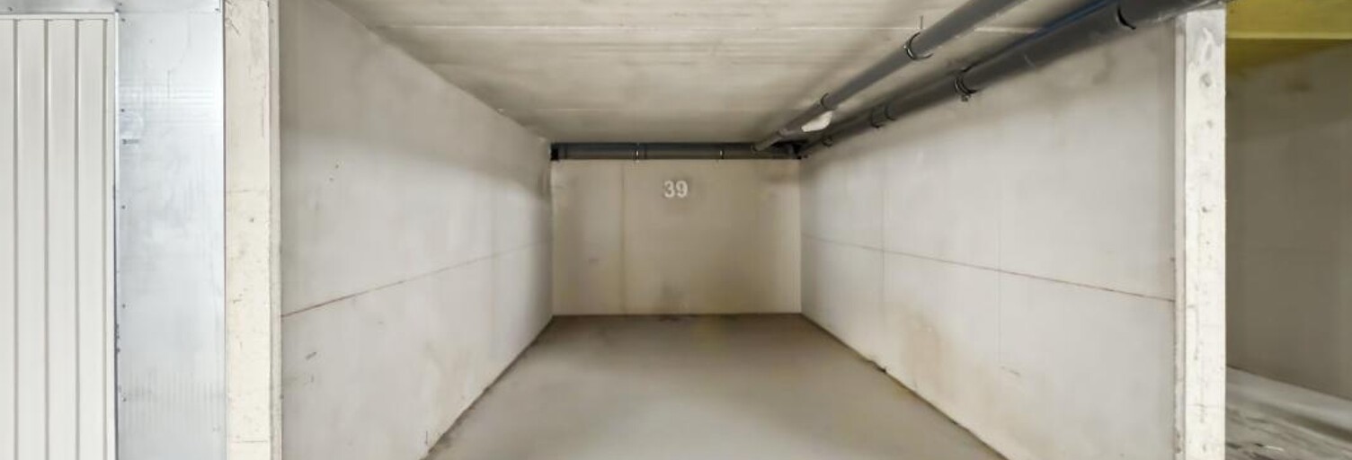Garage  15 m² à vendre à Cuges-les-Pins (13780)