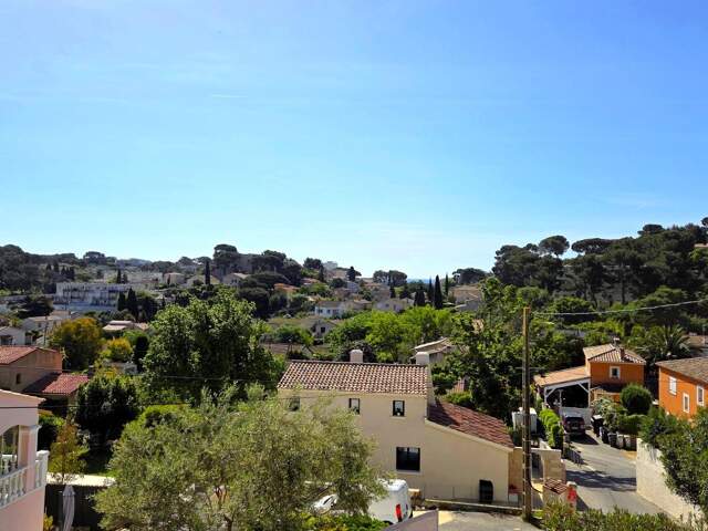 Appartement T4 à vendre dans maison divisée 83500 La Seyne Sur Mer — photo du bien
