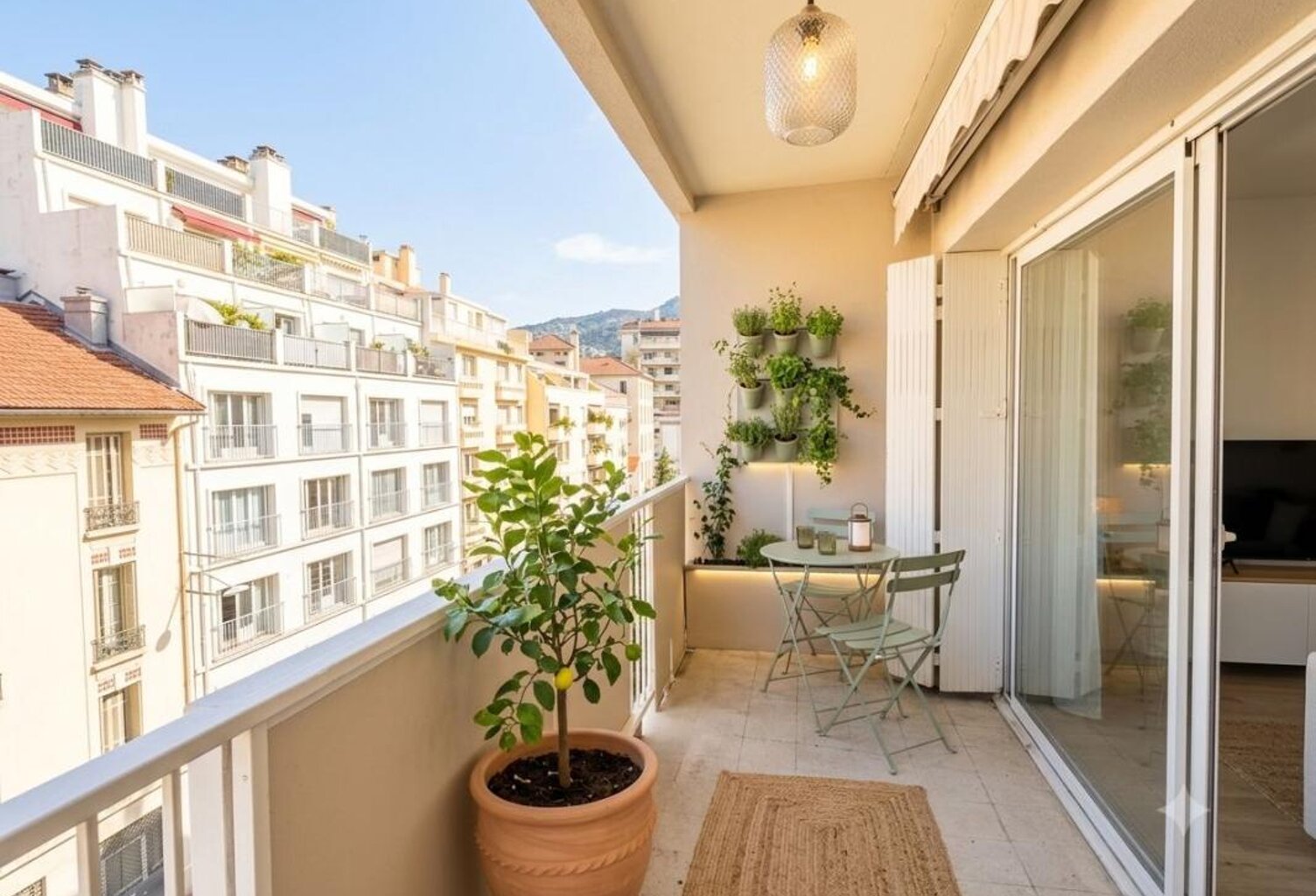 Exclusivité a vendre Toulon T2 dernier étage avec parking et cave — photo 1